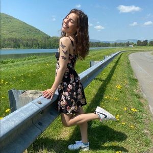 Meet your Posher, Cairra